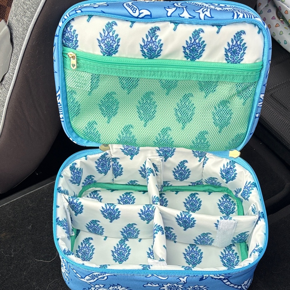 💙☀️Roller Rabbit x Target Train Cosmetic Case - Picture 3 of 3